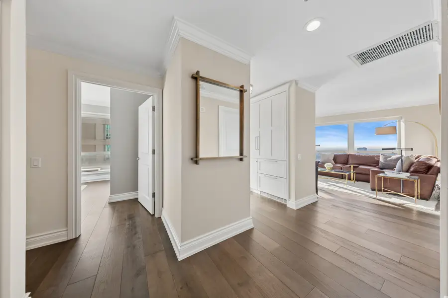57 E Delaware Place #3906, Chicago, IL 60611 - Image #3