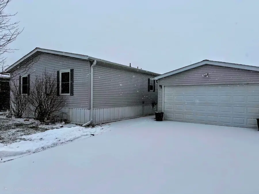 1075 Beechnut Circle, Manteno, IL 60950 - Image #2