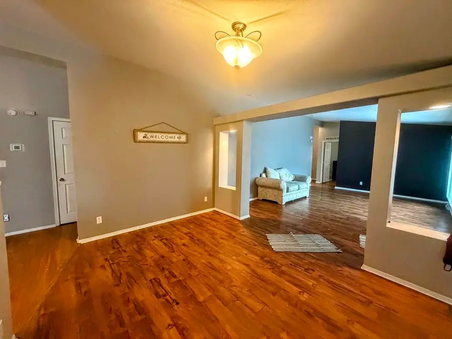 1075 Beechnut Circle, Manteno, IL 60950 - Image #3