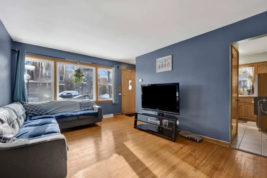 5360 N Lynch Avenue, Chicago, IL 60630 - Image #2