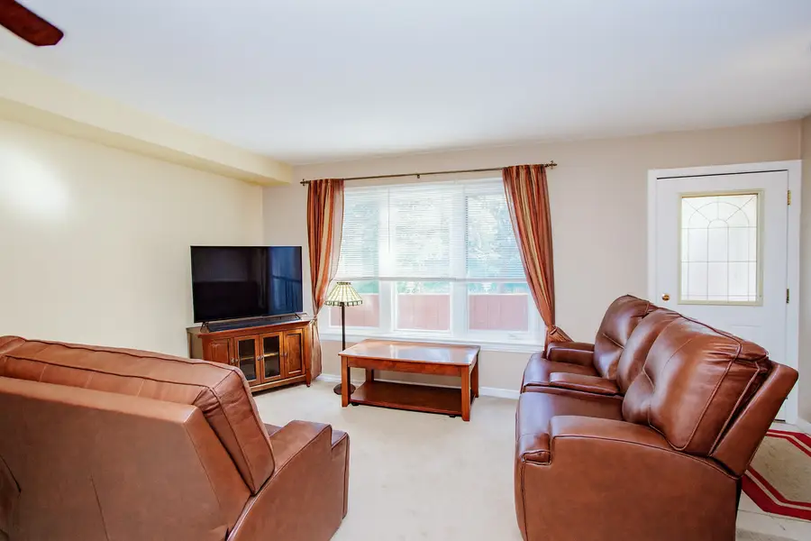 311 S Vine Avenue #E, Park Ridge, IL 60068 - Image #3