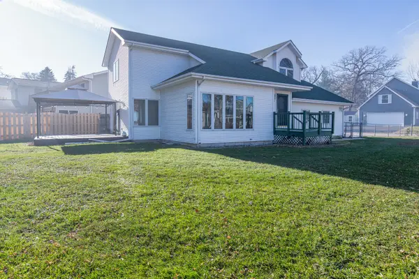 97 Mark Lane, Fox Lake, IL 60020