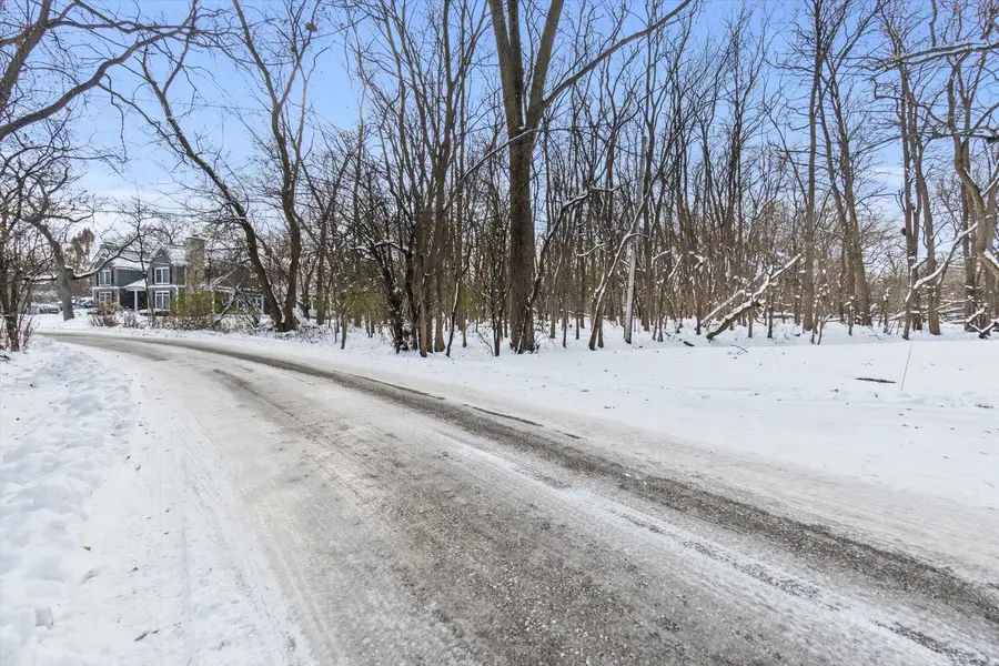 2058 Suffork Road, Northfield, IL 60093 - Image #3