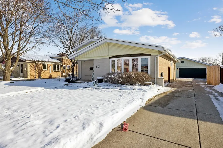 5123 Wolfe Drive, Oak Lawn, IL 60453 - Image #2