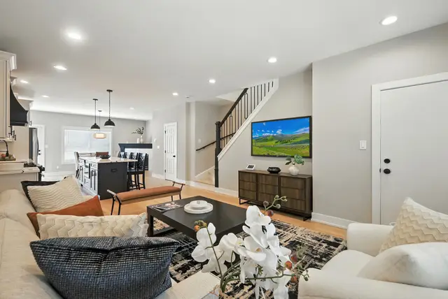 4055 S Ellis Avenue, Chicago, IL 60653 - #2