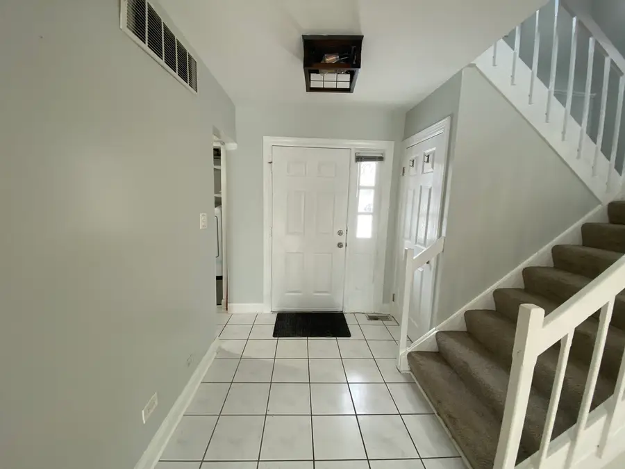 246 Tamarack Drive, Bloomingdale, IL 60108 - Image #2