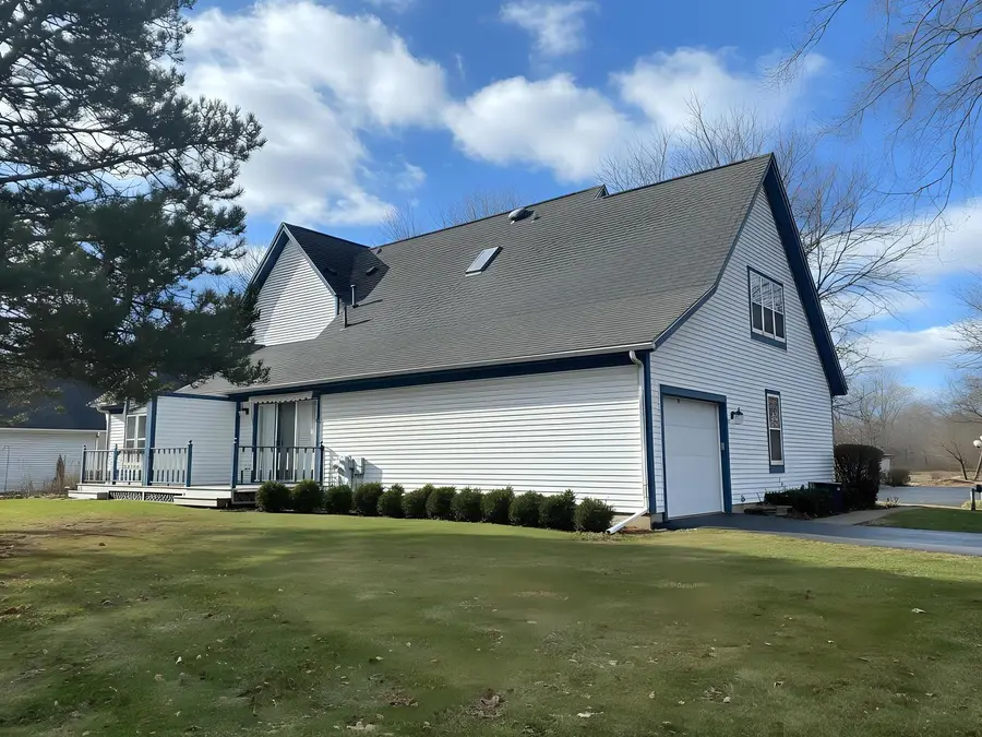 872 Victoria Drive, Woodstock, IL 60098 - Image #2