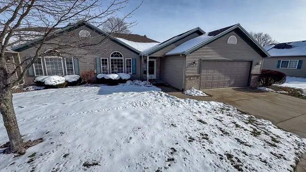 1313 Inglewood Circle, Bloomington, IL 61704