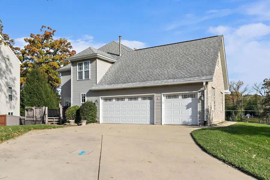 494 Rosewood Drive, Carpentersville, IL 60110 - Image #2