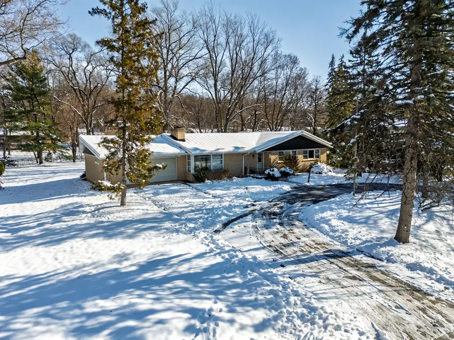6325 Keokuk Road, Indian Head Park, IL 60525 - Image #2