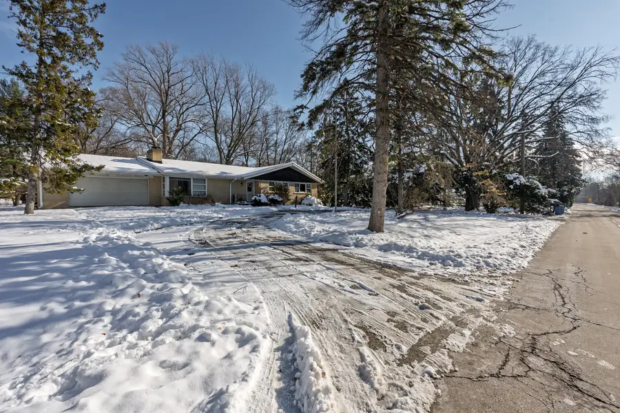 6325 Keokuk Road, Indian Head Park, IL 60525 - Image #3