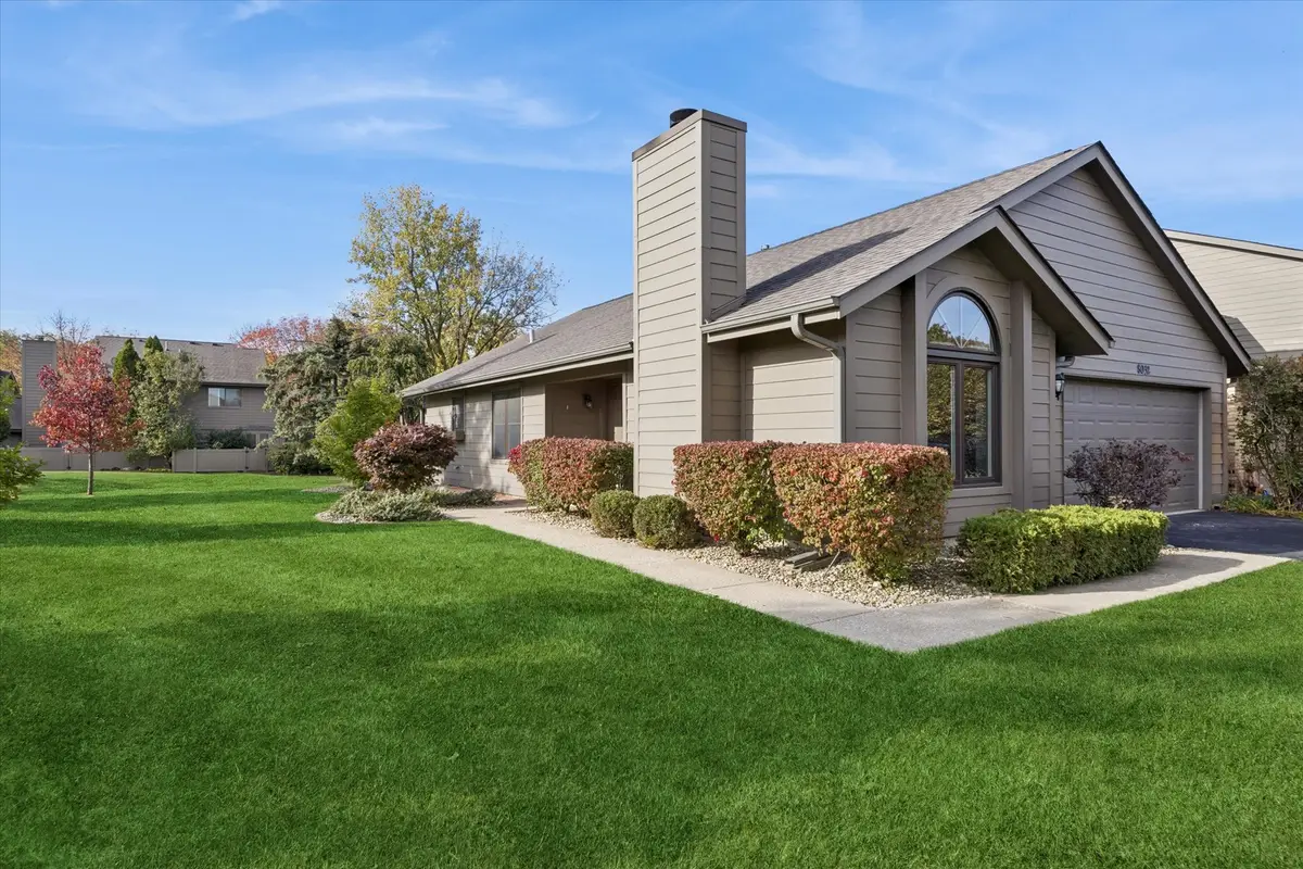 8032 Wildwood Lane, Darien, IL 60561 - Image #1