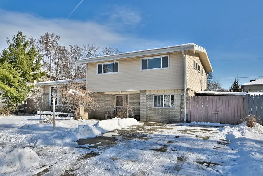 521 Michael Manor, Glenview, IL 60025 - Image #2