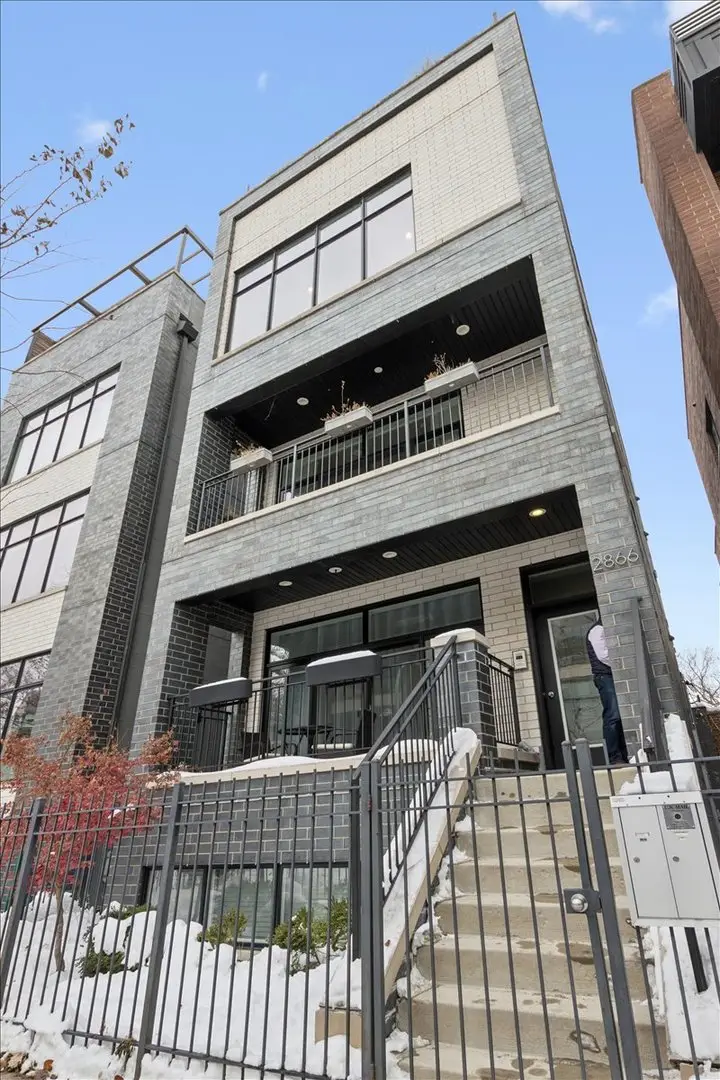 2866 W Lyndale Street #2, Chicago, IL 60647 - Image #1