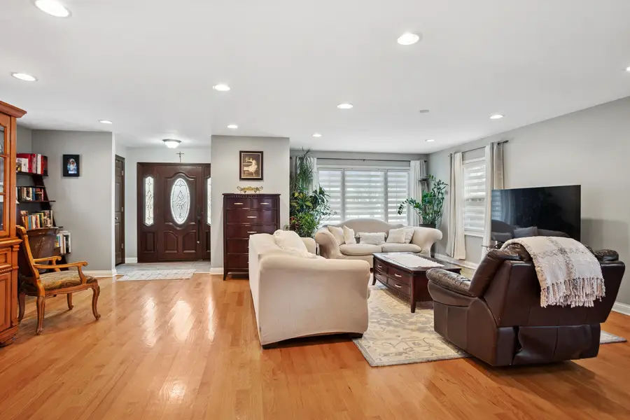 420 Radcliffe Avenue, Des Plaines, IL 60016 - Image #3