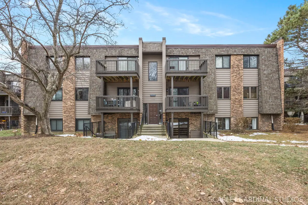 1484 Stonebridge Circle #B2, Wheaton, IL 60189 - Image #1