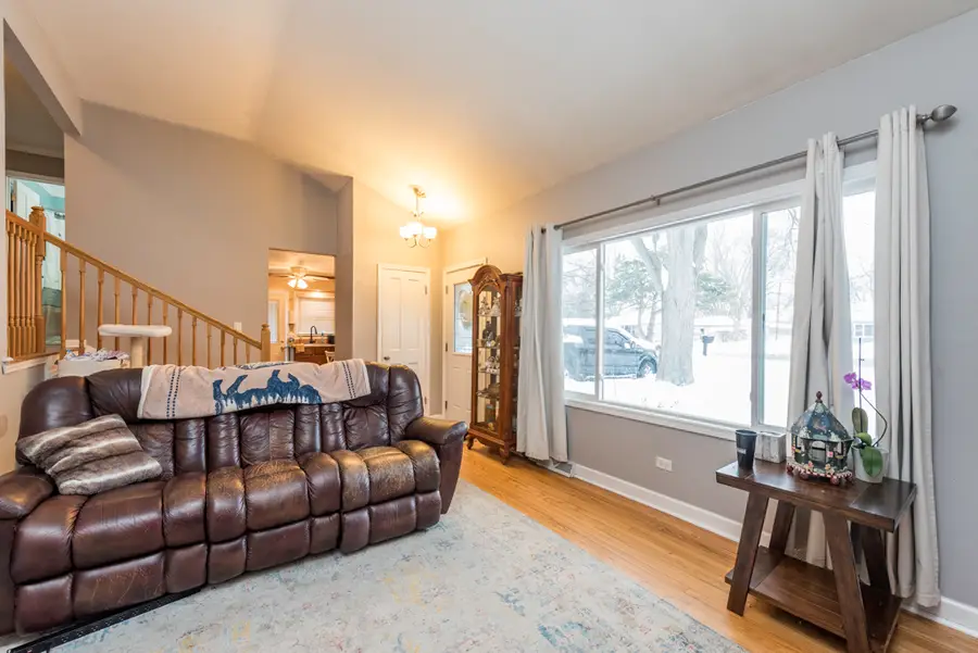 37114 N Shirley Drive, Gurnee, IL 60031 - Image #3