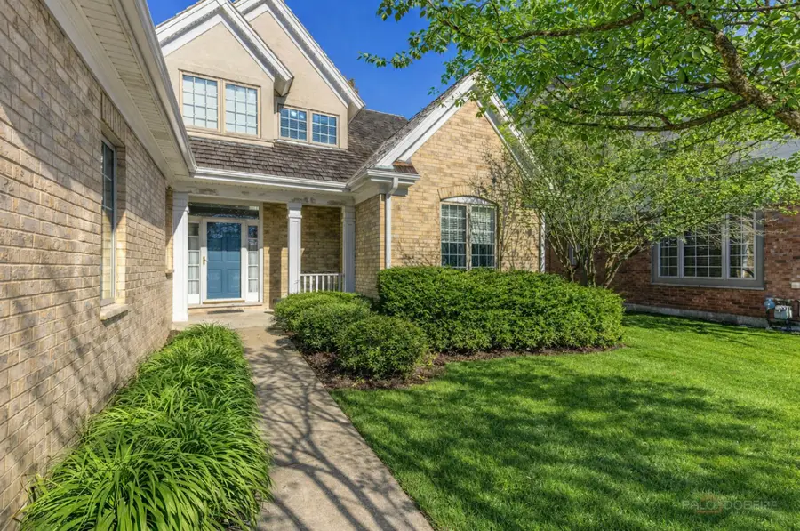 1819 Dunhill Circle, Glenview, IL 60025 - #2