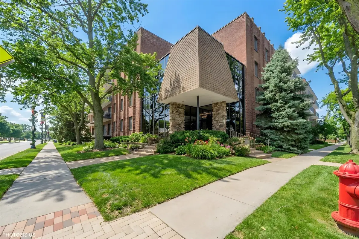 5200 Oakton Street #102, Skokie, IL 60077 - Image #1