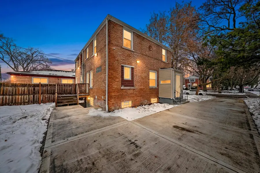 9656 S Chappel Avenue, Chicago, IL 60617 - Image #2