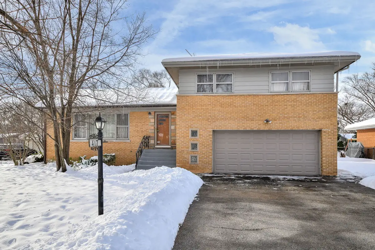 22W417 Tamarack Drive, Glen Ellyn, IL 60137 - Image #1