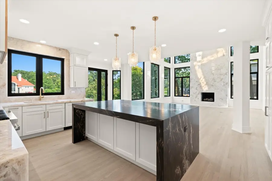 9427 Falling Waters Drive, Burr Ridge, IL 60527 - Image #3