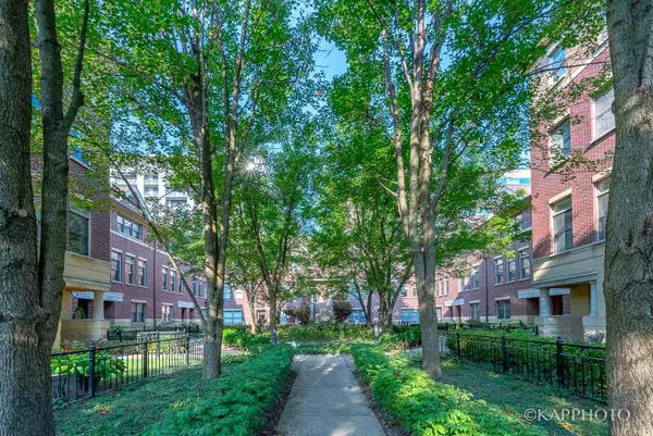 1942 S Prairie Avenue #3, Chicago, IL 60616