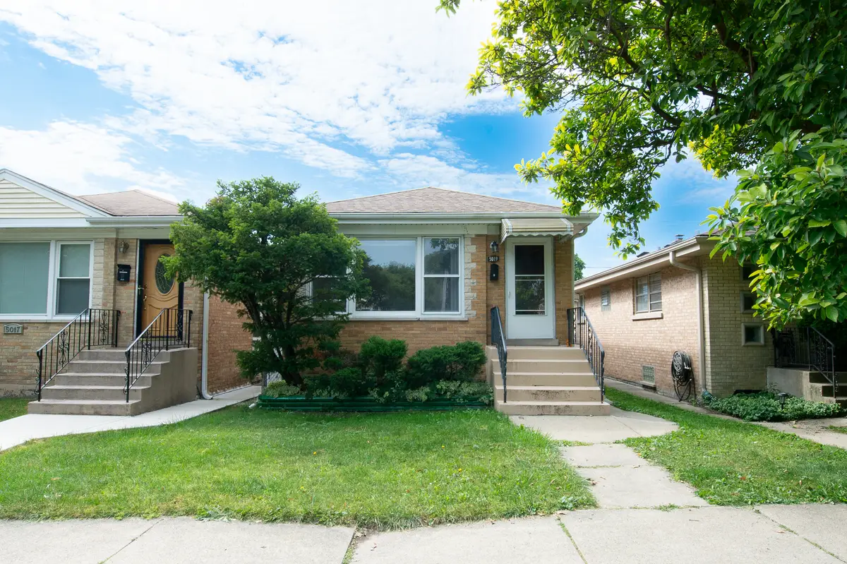 5019 W Carmen Avenue, Chicago, IL 60630 - Image #1