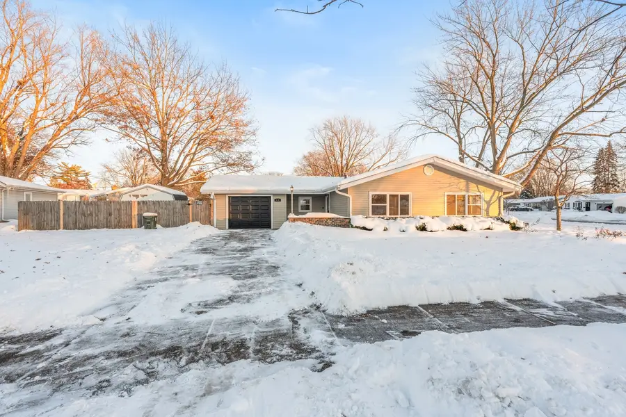 1 N Sycamore Lane, North Aurora, IL 60542 - Image #2