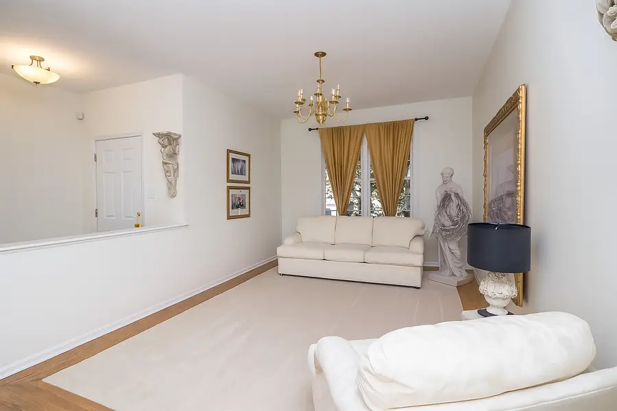 6 Sherwood Court, Lake In The Hills, IL 60156 - Image #2