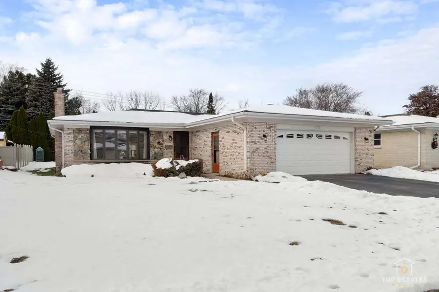 1018 S Beechwood Drive, Mount Prospect, IL 60056 - Image #2