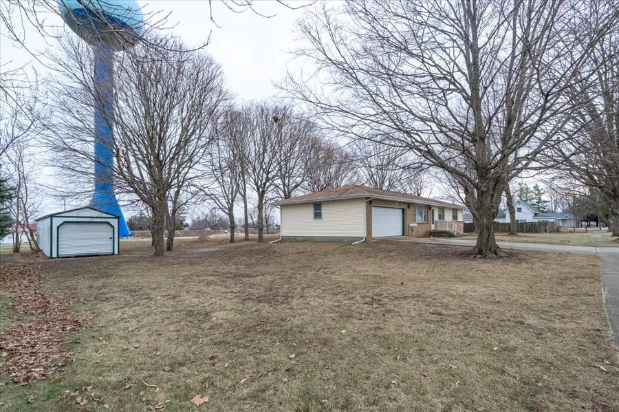 304 N Main Street, McLean, IL 61754 - Image #2