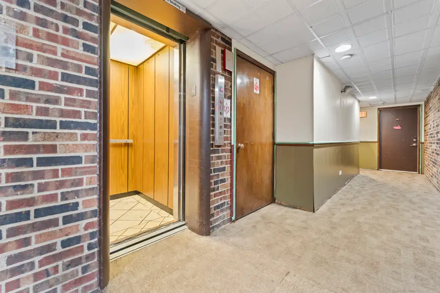 7117 W 93rd Street #306, Oak Lawn, IL 60453 - Image #2