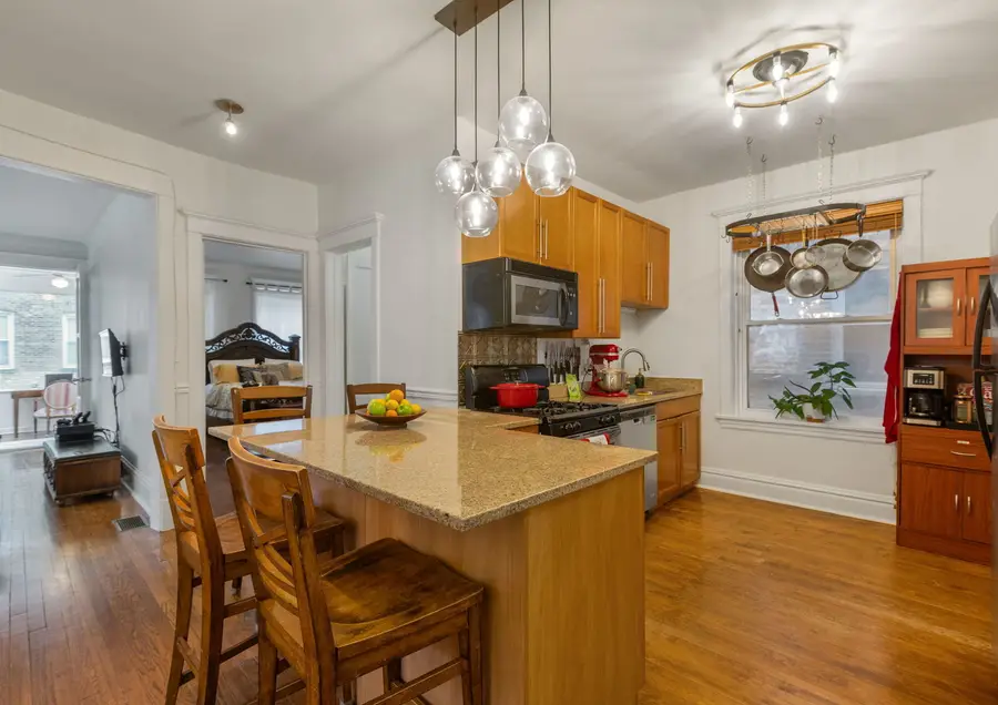 1417 W Arthur Avenue #1R, Chicago, IL 60626 - Image #2