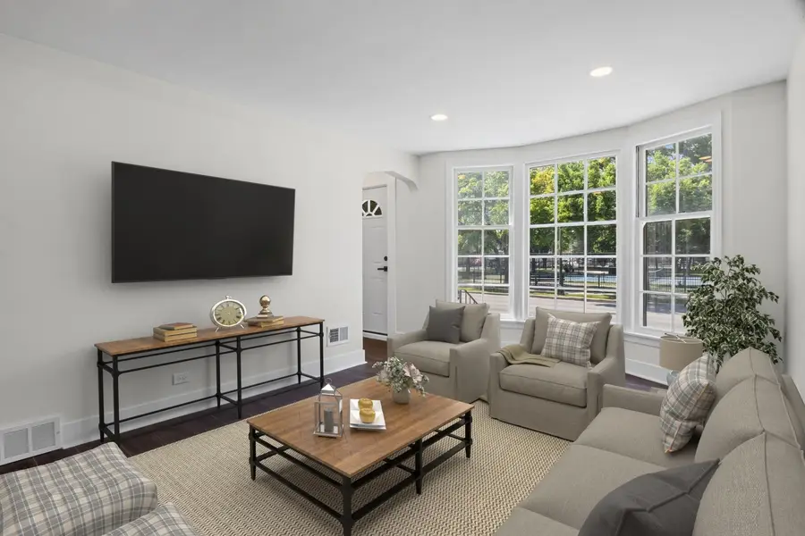 3011 N Oak Park Avenue, Chicago, IL 60634 - Image #2