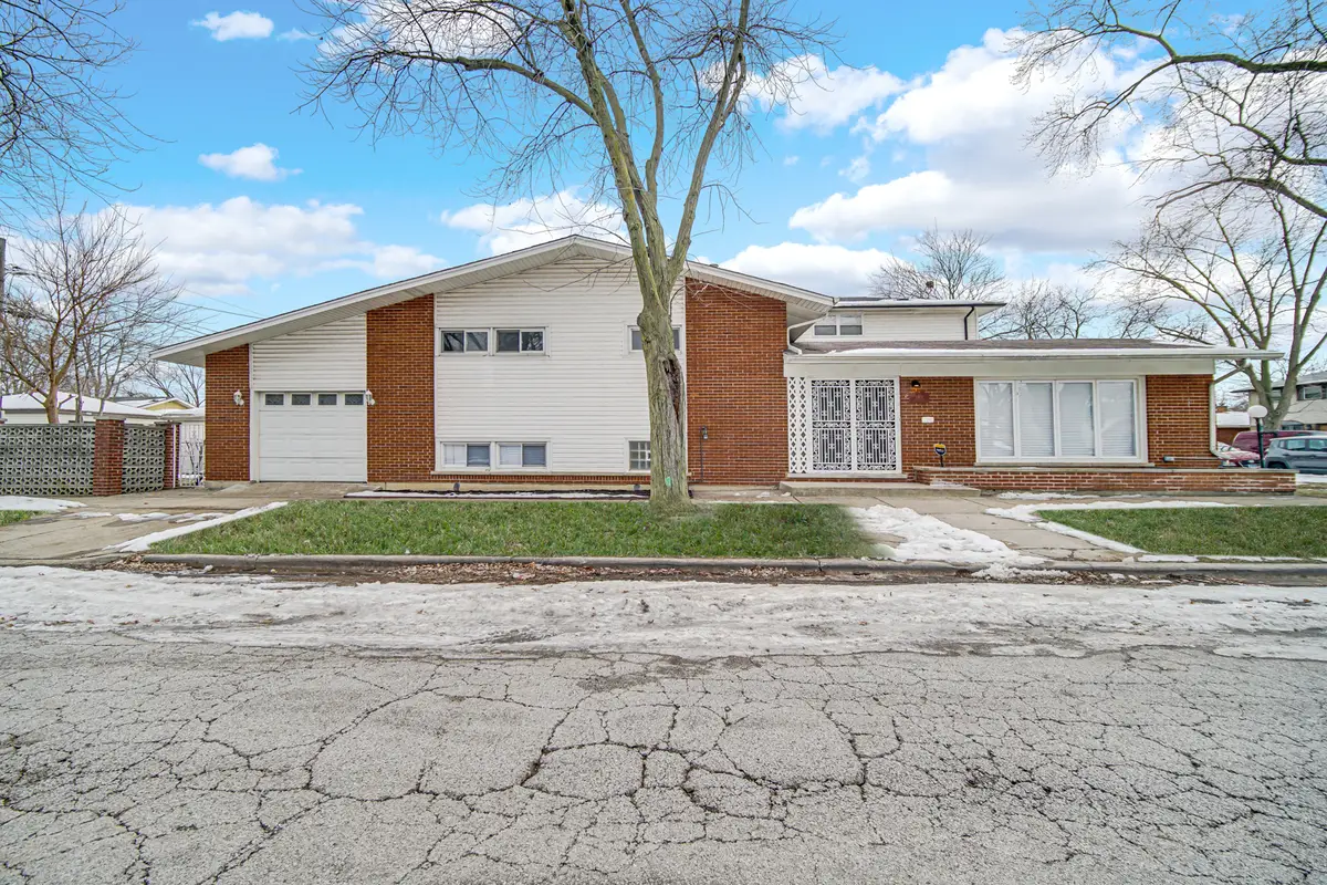 11601 S Laflin Street, Chicago, IL 60643 - Image #1