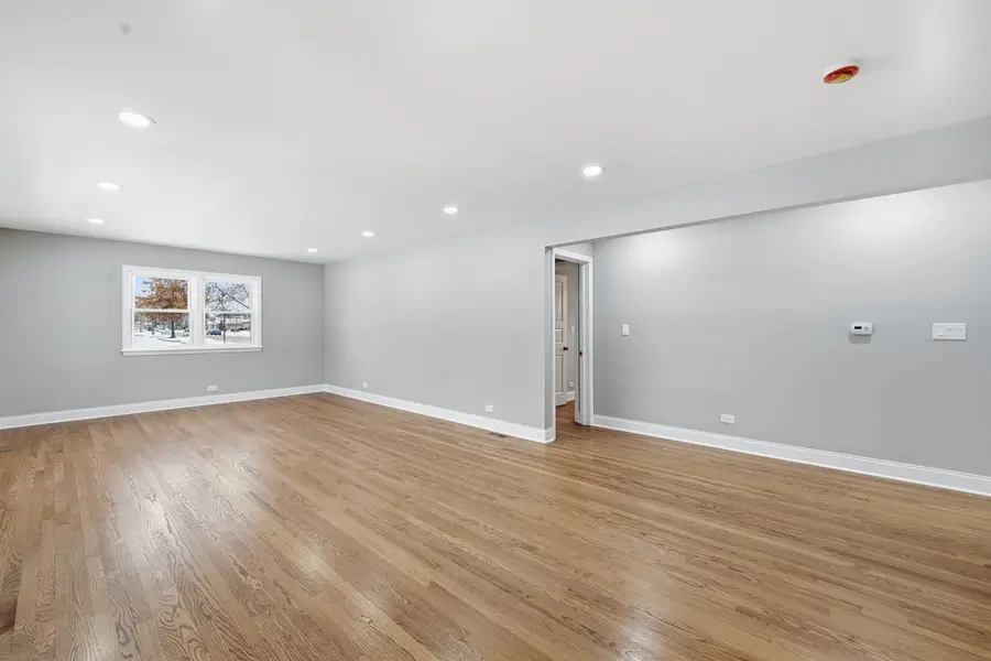 1220 N Hamlin Avenue, Park Ridge, IL 60068 - Image #2