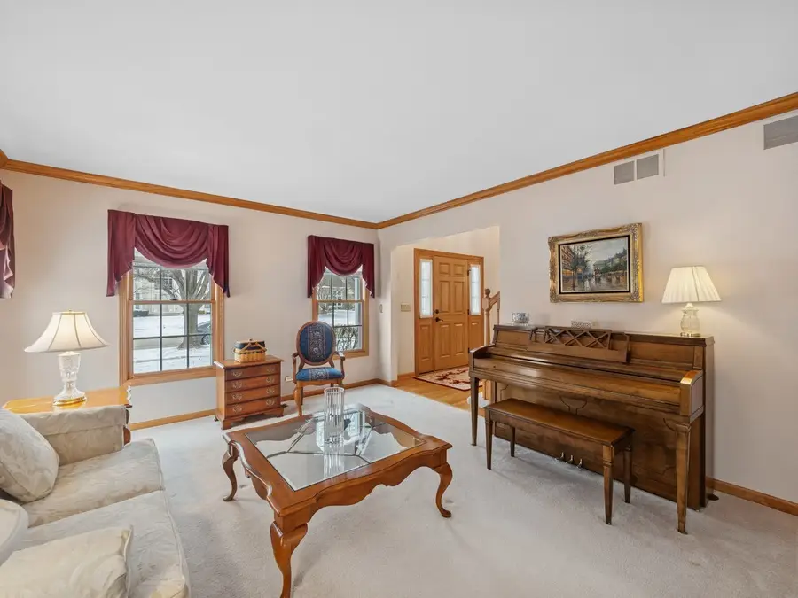 1995 Bridlewood Drive, Hoffman Estates, IL 60192 - Image #3