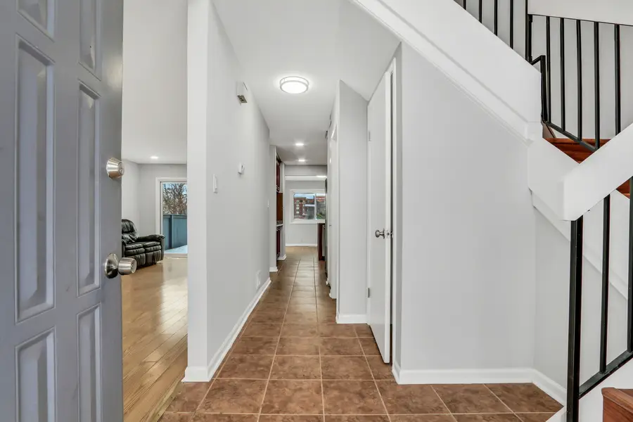 111 Windsor Drive, Vernon Hills, IL 60061 - Image #2