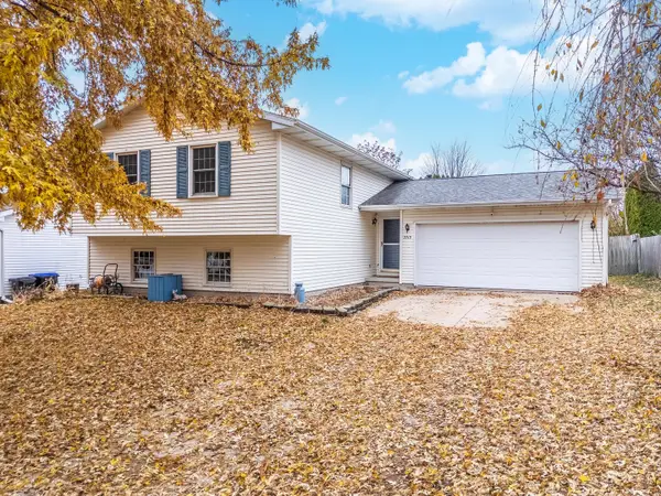 2713 Essington Street, Bloomington, IL 61705