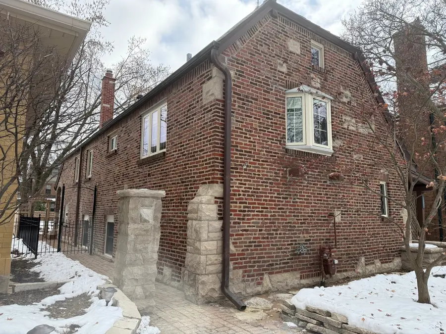 10351 S Leavitt Street, Chicago, IL 60643 - Image #2