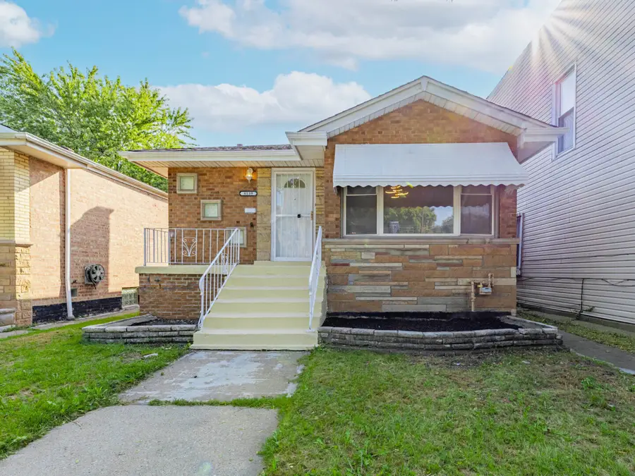 8139 S Exchange Avenue, Chicago, IL 60617 - Image #2