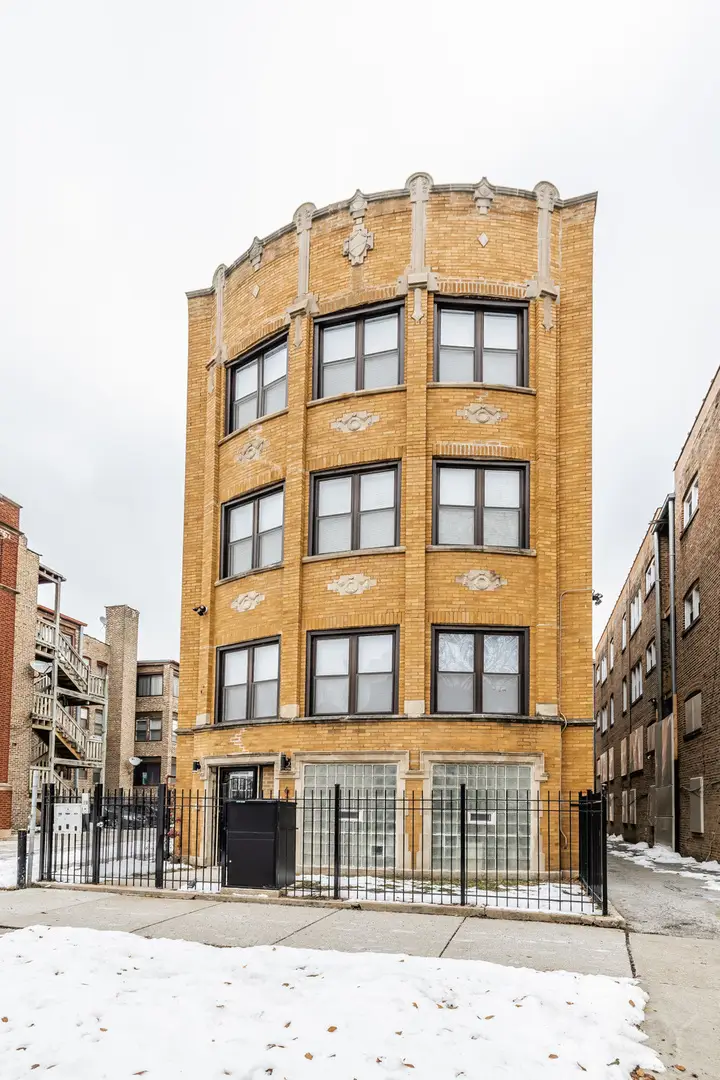 6711 S Paxton Avenue, Chicago, IL 60649 - #1