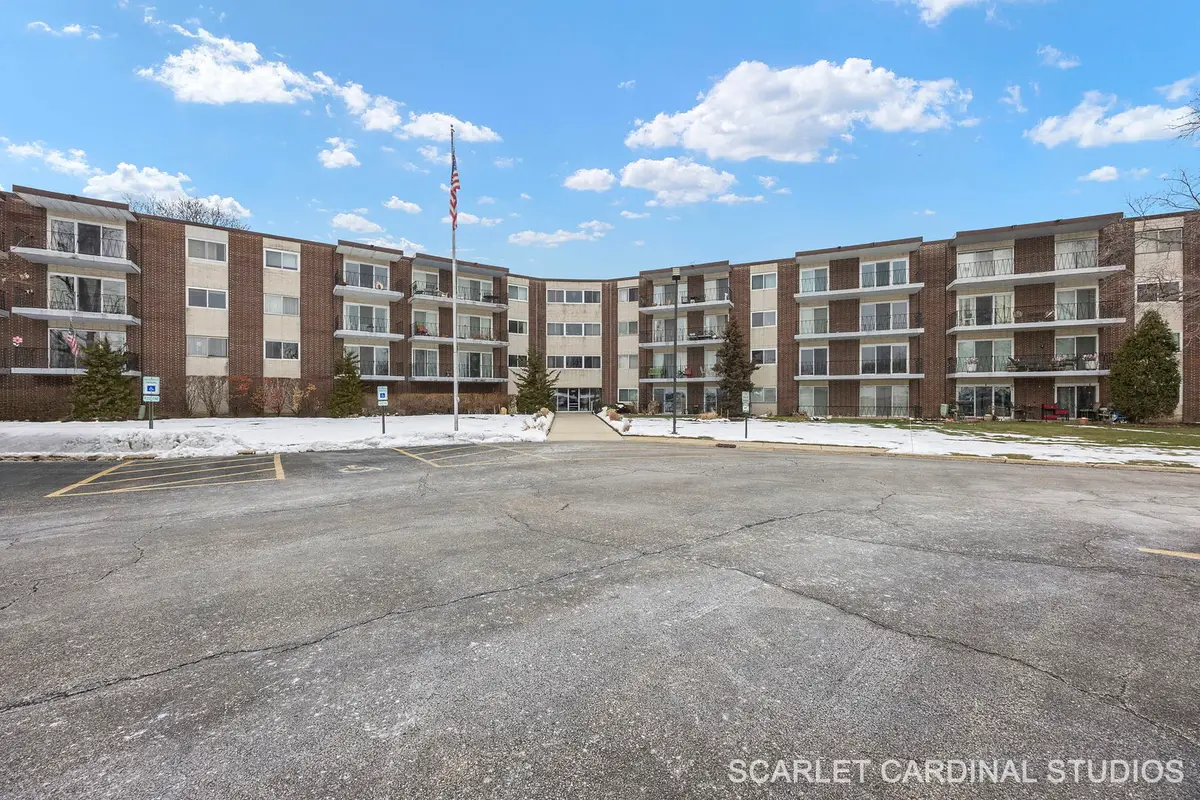 5540 Walnut Avenue #7B, Downers Grove, IL 60515 - Image #1