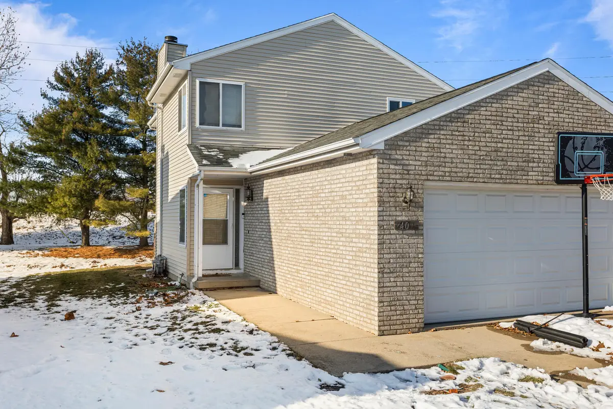 409 Irvine Road #409, Champaign, IL 61822 - Image #1