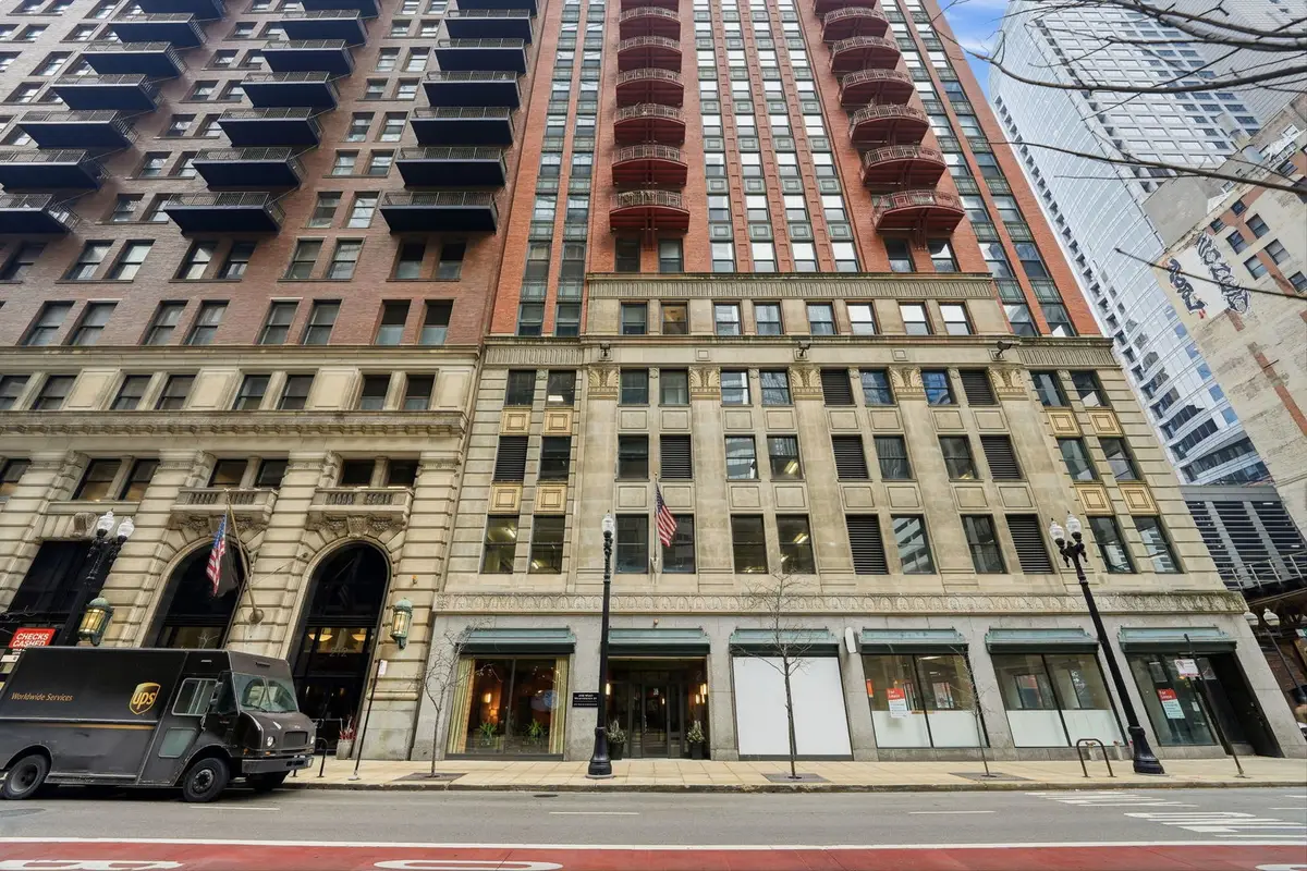 208 W Washington Street #611, Chicago, IL 60606 - Image #1