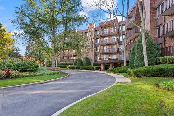 1125 Lake Cook Road #209, Northbrook, IL 60062