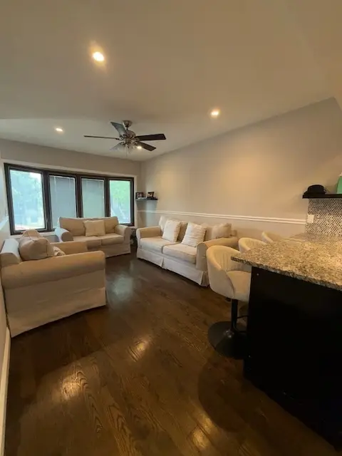 10726 S Mackinaw Avenue, Chicago, IL 60617 - Image #2