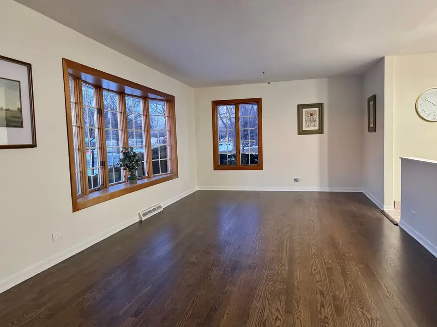 3051 S Scott Street, Des Plaines, IL 60018 - Image #2