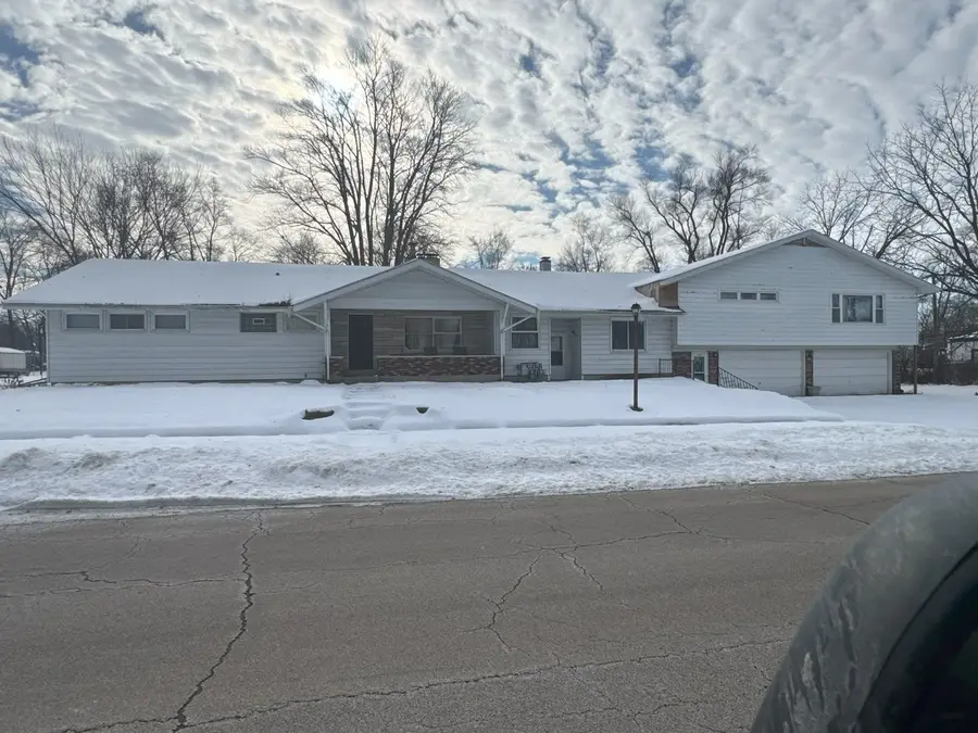 704 W Mckinley Street, Harvard, IL 60033 - Image #2